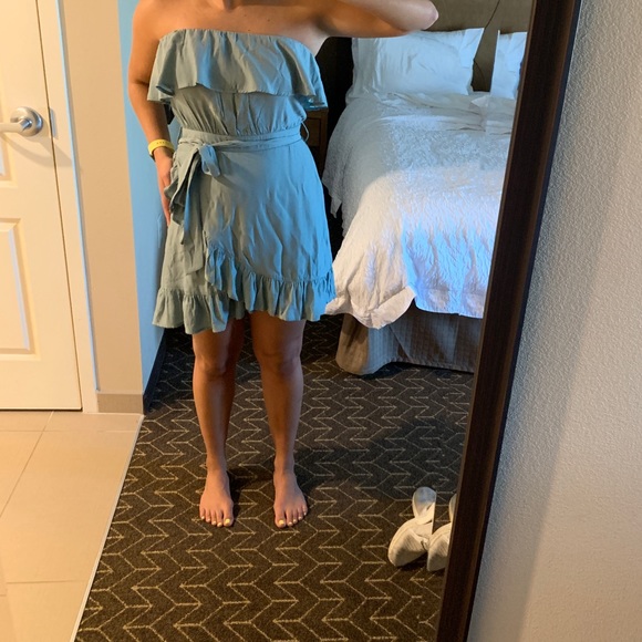 boutique strapless dress - Picture 3 of 3